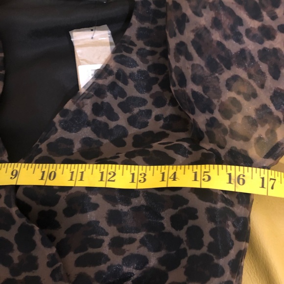 Fab’rik leopard print balloon sleeves wrap top - Picture 4 of 10